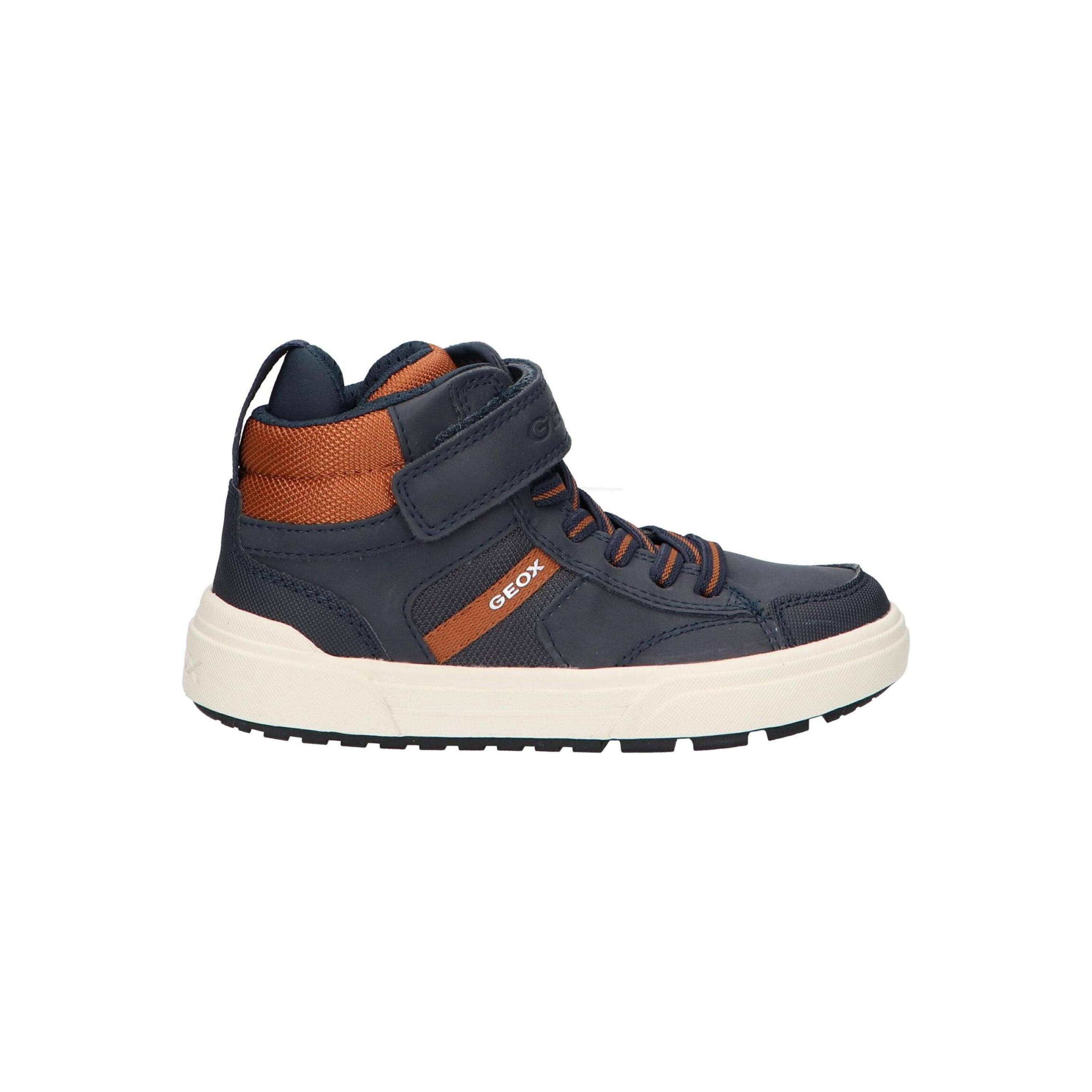 Geox children's boots in green, durable boy boots with textile lining and rubber sole, perfect for autumn-winter season, providing comfort and style for young boys, ideal as boy boots for everyday wear.