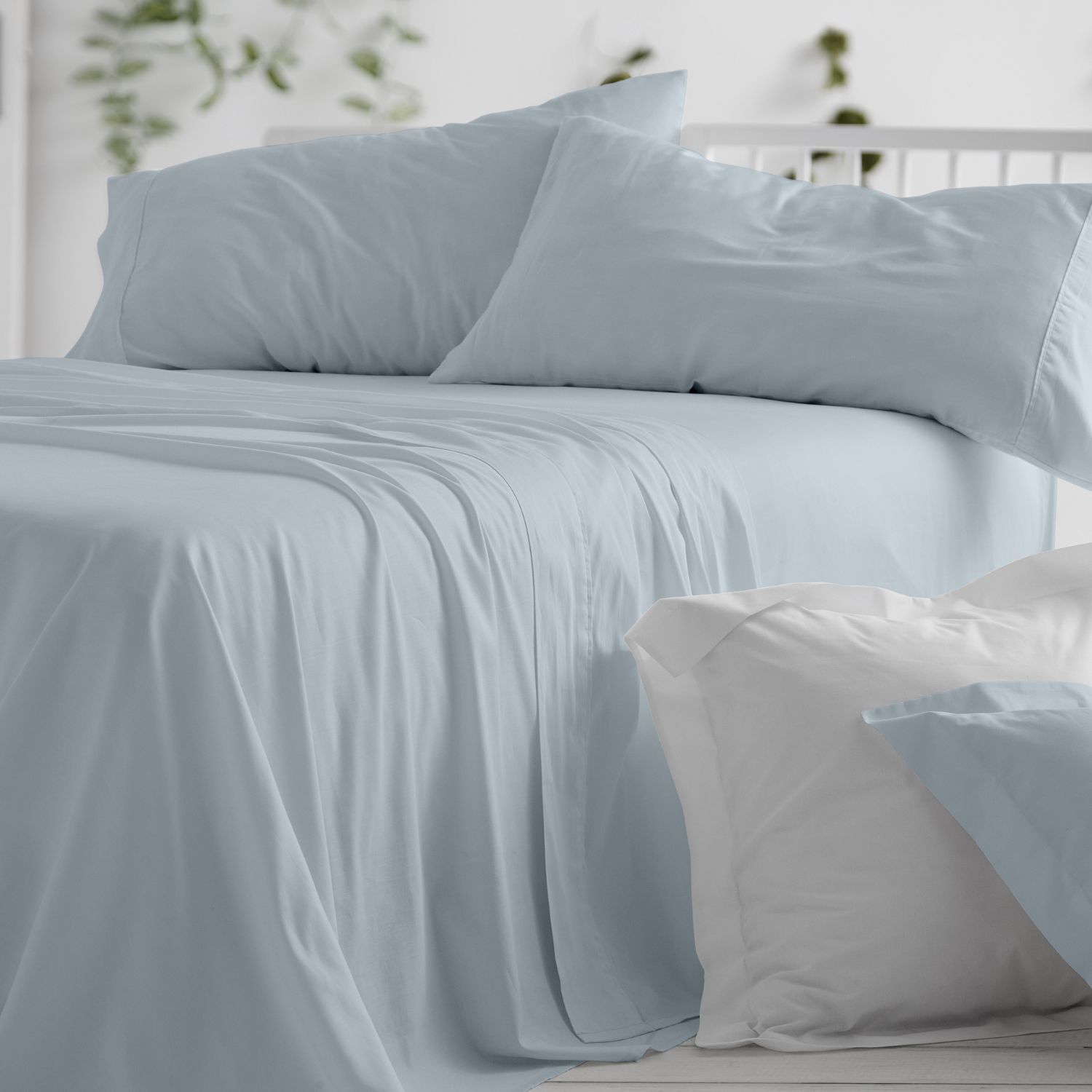 Juego sábanas Diseño 400. BURRITO BLANCO. Incluye sábana encimera, bajera y 1/2 fundas de almohadas. Juego de sábanas en tejido liso.Disponible en color  Blanco,Azul,Nude,Menta,Gris y Crudo. 100% Algodón. Tamaños 90, 105,135,150/160,180 y 200cm