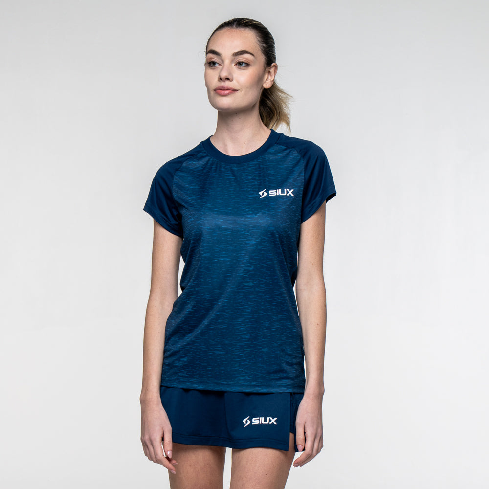 SIUX - Camiseta Club 26 Mujer Azul Marino - Camiseta Técnica de Pádel - Ligera y Transpirable - Tejido Elástico - Secado Rápido - Comodidad y Libertad de Movimiento - Colección 2026