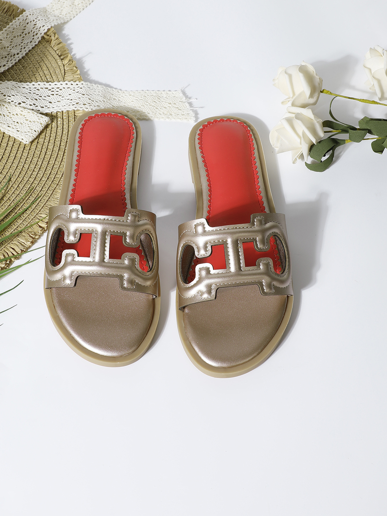 TK Sandalias planas de una sola línea para mujer, zapatos de viaje de verano de alta gama, ligeras y de lujo, a la moda, para playa, 2025