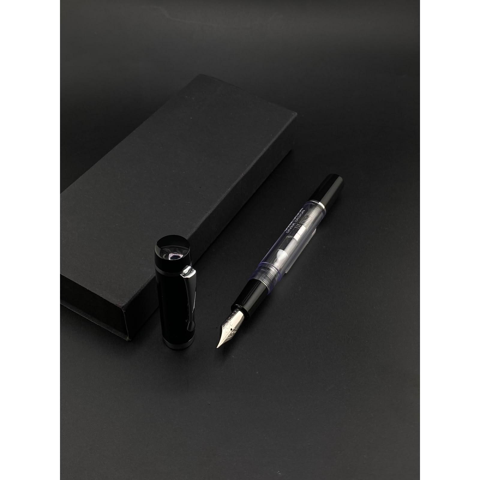 Pluma Divine Design Eyerdropper Negro