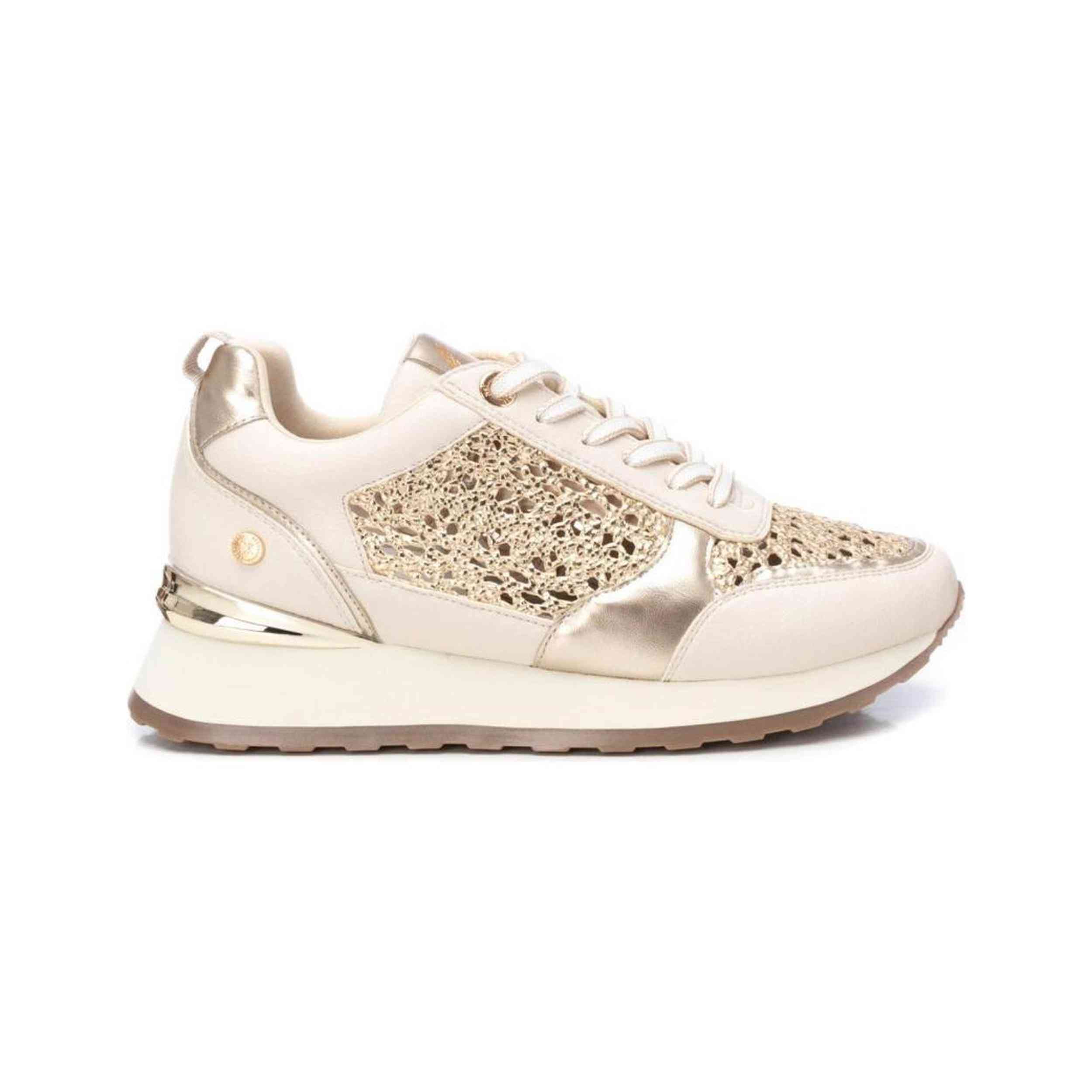 Calzado marca Xti modelo 143777-01 para mujer en color beig