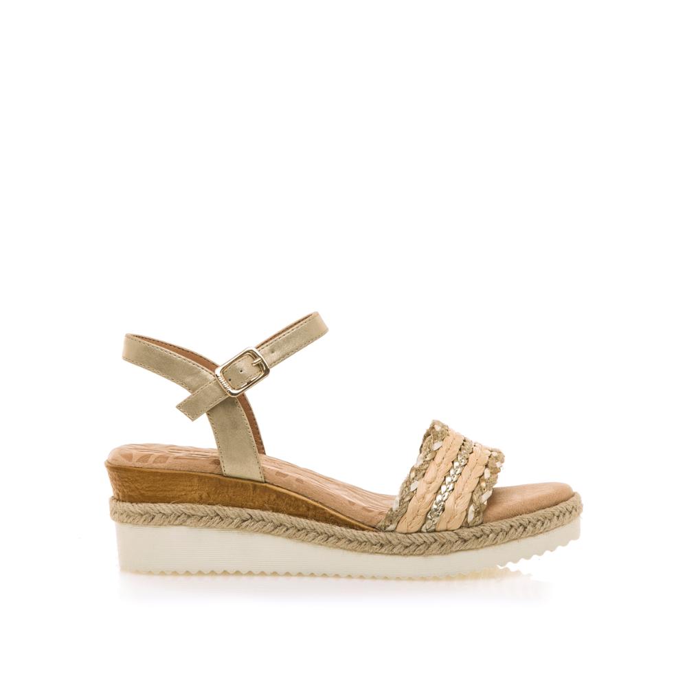 Calzado Sandalias marca Mustang modelo 53338-C57642 para mujer en color metal