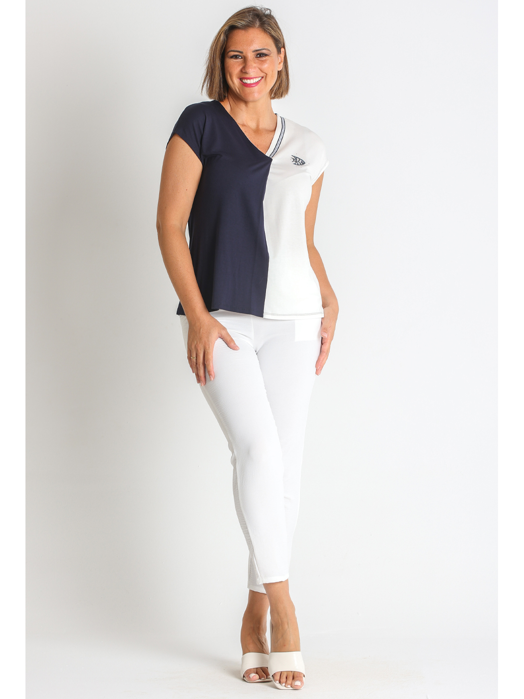 Camiseta Femenina de Punto de Viscosa con Diseño Bicolor y Ajuste Cómodo - Lourdes Castillo Tallas Grandes Ropa Casual