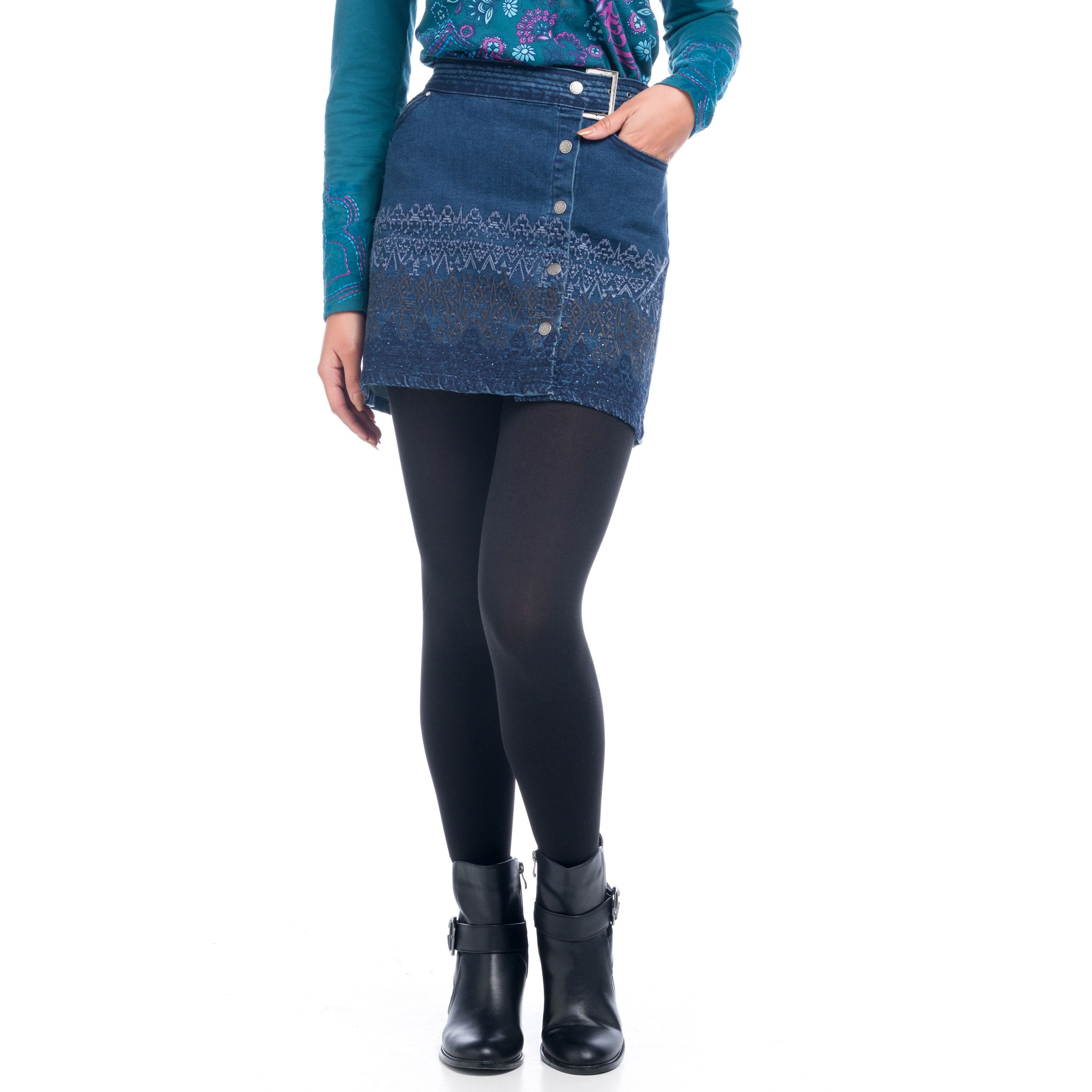 Koroshi - Falda denim corta con botonadura frontal completa y bordado étnico en bajo, de algodón con elastano para mujer