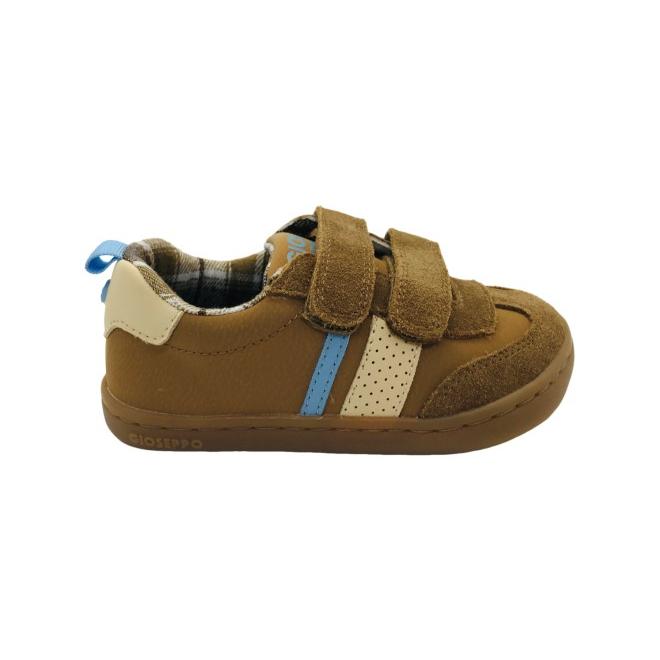 Zapatilla Barefoot Niño Gioseppo Camel: Suela Flexible Antideslizante, Cierre Autonomía Ideal para Cole y Parque