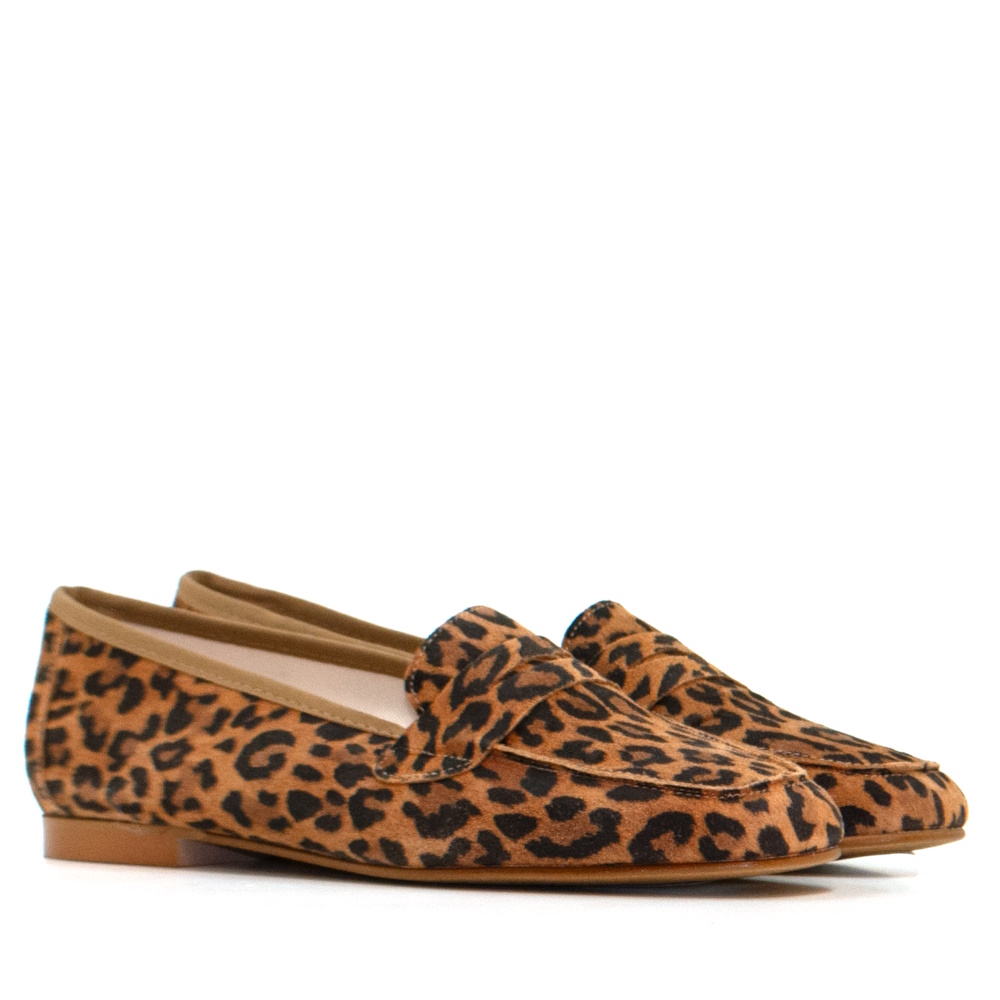 Mocasín Ocean-1 Leopardo con Base Arena 116: Estilo Único y Sofisticado para Mujeres con Personalidad - Zapato Plano de Piel con Estampado Moderno de Leopardo - Versatilidad y Comodidad en Cada Paso -