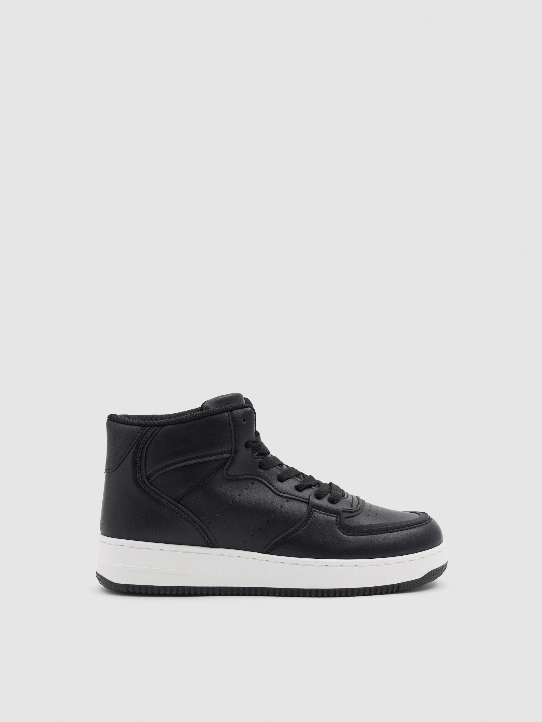 Zapatilla deportiva estilo bota, confeccionada en tejido de polipiel, color negro, diseño multipiezas en corte INSIDE