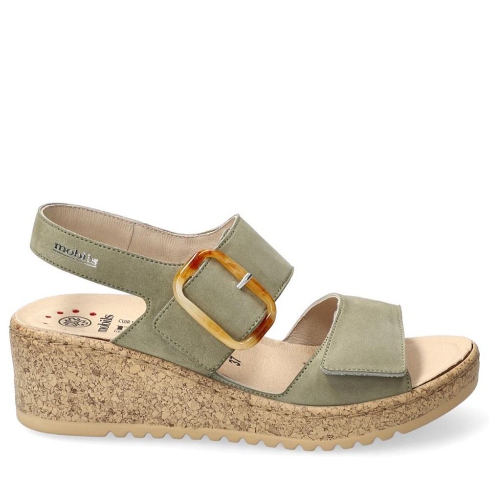 Cómoda  Sandalia mujer Mephisto NASMA en suave nubuck kaki con ajustes de velcro. Planta acolchada sobre una cuña con plataforma súper ligera,estilo moderno y cómodo Altura Tacón bajo (3-5 cm) Referencia NASMA-KAKI