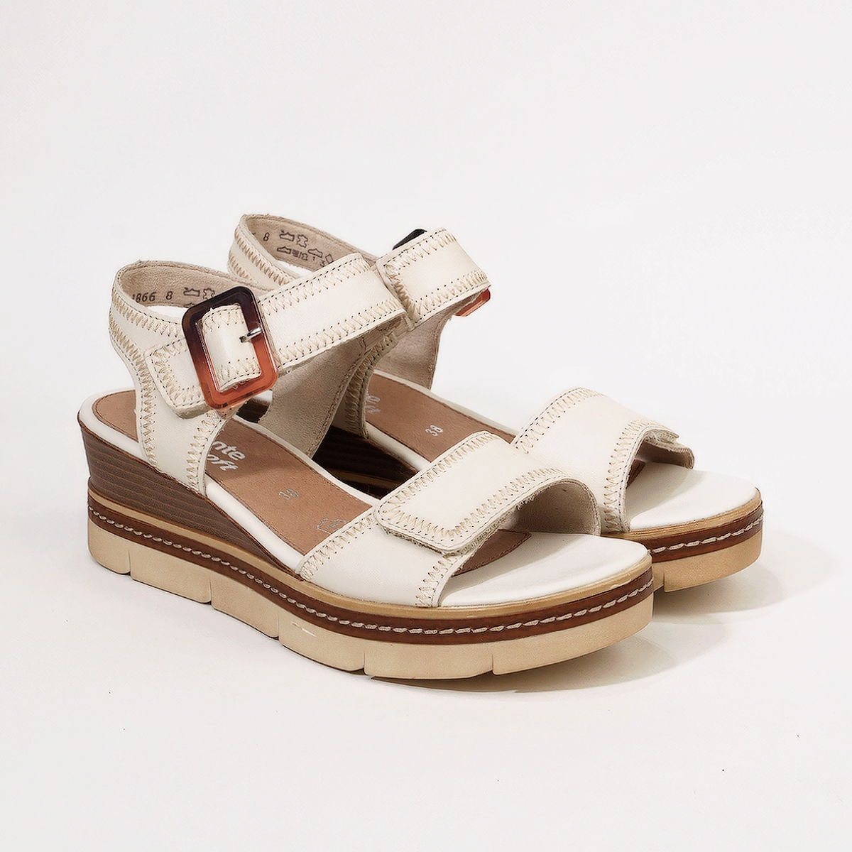 Sandalias Remonte modelo D2L58 en color Beige