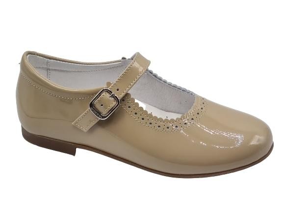 Andanines - Merceditas de charol para niñas modelo 152846 con cierre de hebilla, elegantes y formales en beige, rojo o salinas, ideal para ocasiones especiales y eventos infantiles