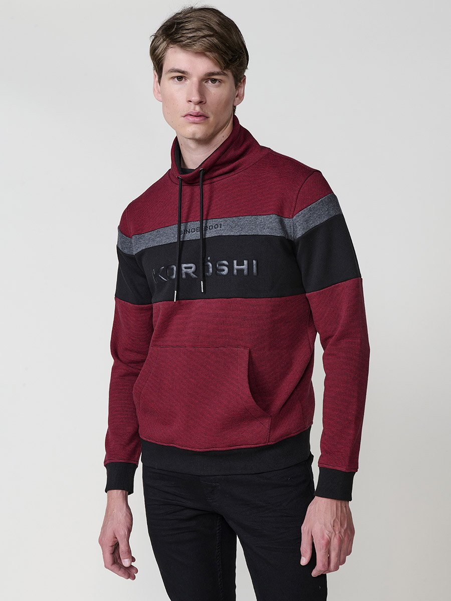 Koroshi - Sudadera hombre cuello alto color block 60% algodón y 40% poliéster con logo bordado y bolsillo canguro – 2521SU13