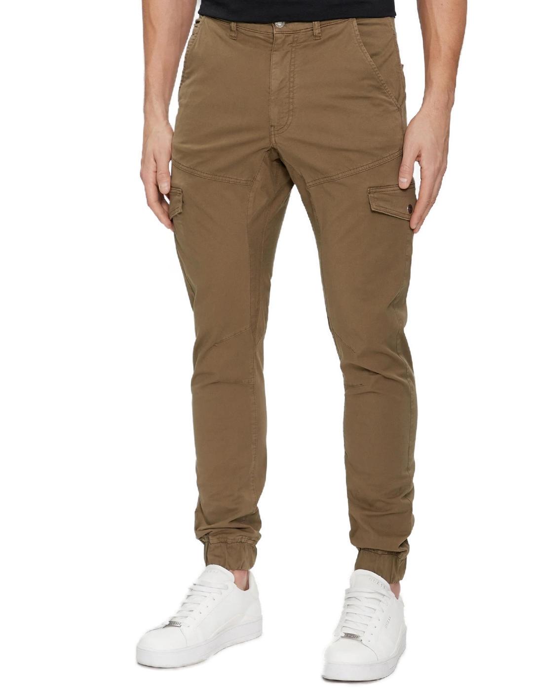 Pantalón cargo Guess New Kombat verde con puños para hombre