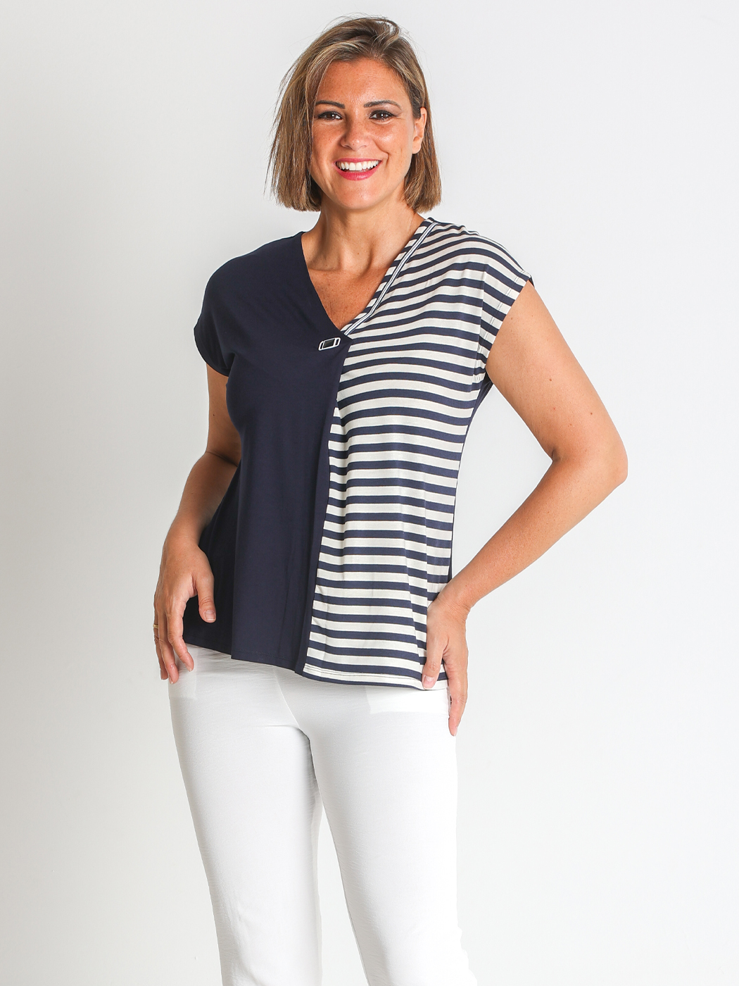 Camiseta Casual de Mujer con Rayas en Viscosa Elástica, Diseño Cómodo y Amplio - Lourdes Castillo