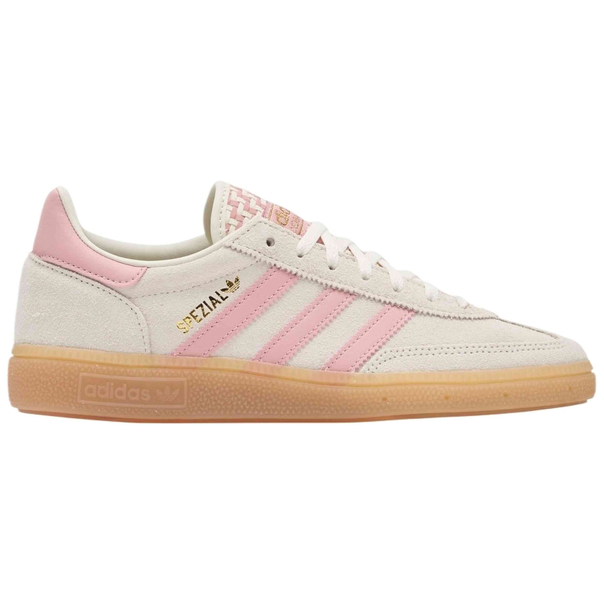 Zapatillas Adidas modelo Handball Spezial "OWHITE/WONMAU/GOLDMT" para Mujer en color Blanco