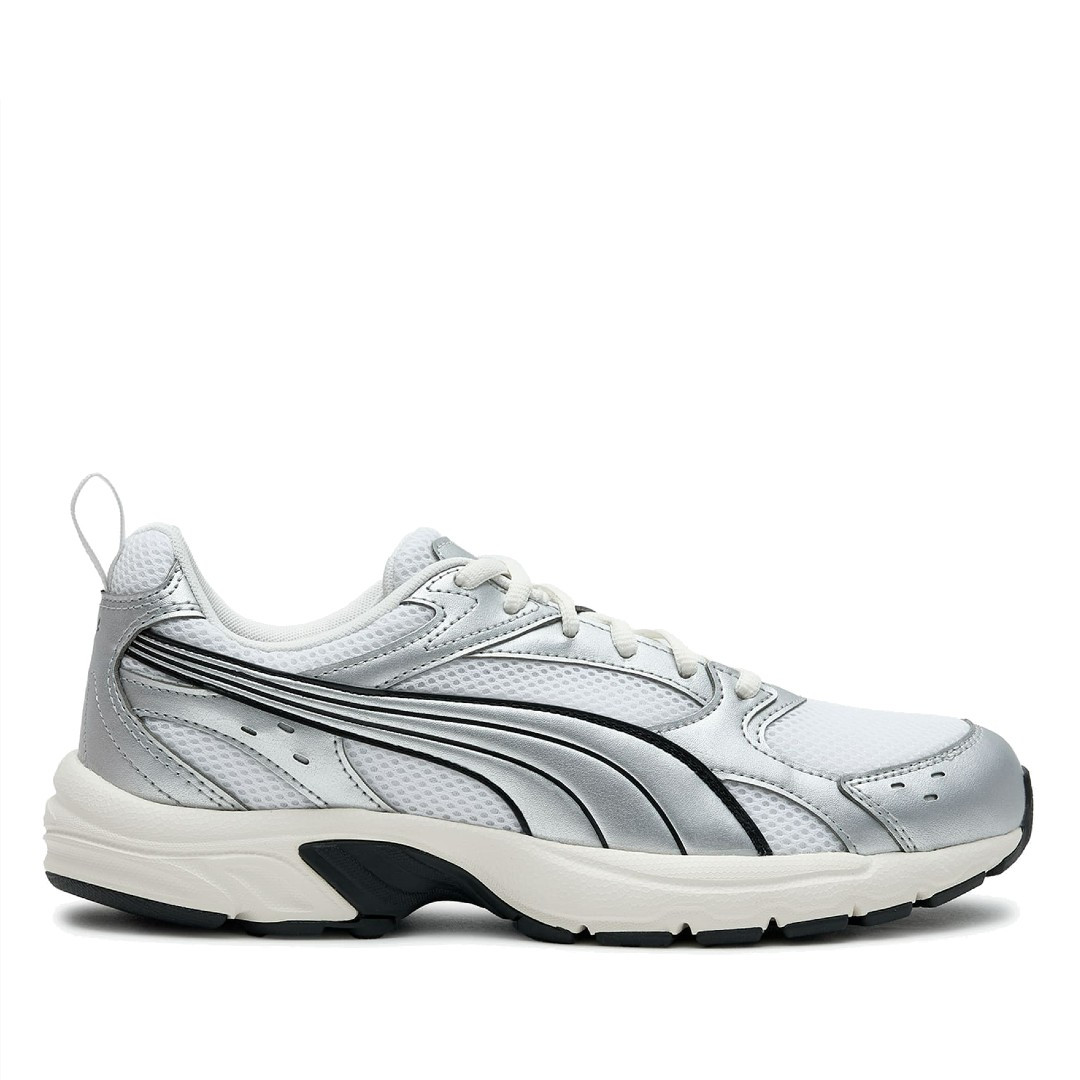 Zapatillas deportivas Puma Milenio Tech Light plateadas y blancas estilo retro running