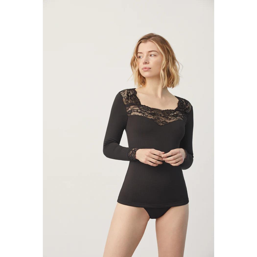 Camiseta Térmica Mujer Ysabel Mora 70005 Negra: Manga Larga, Cuello de Fantasía y Detalles en Blonda.