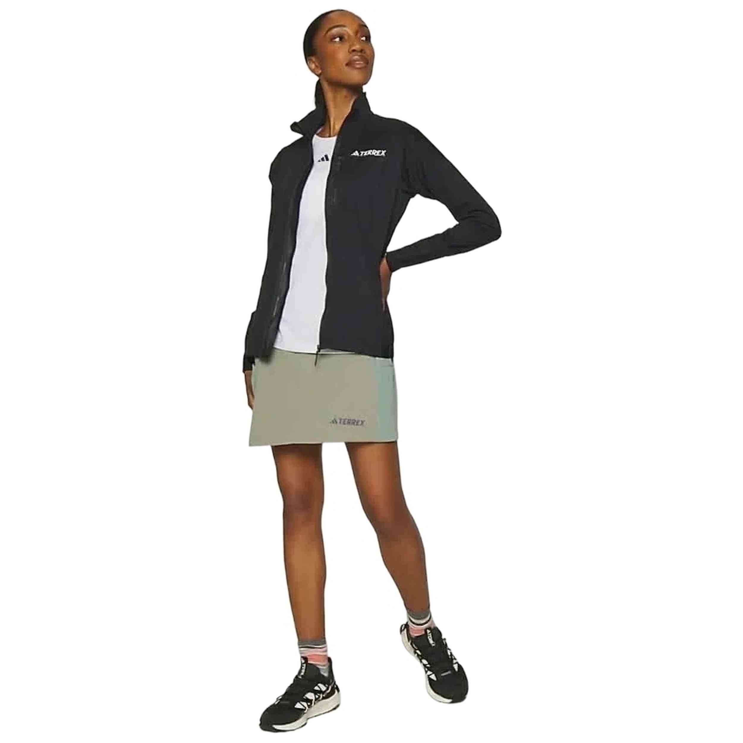 Chaqueta Adidas modelo HZ4411 para Mujer en color Negro