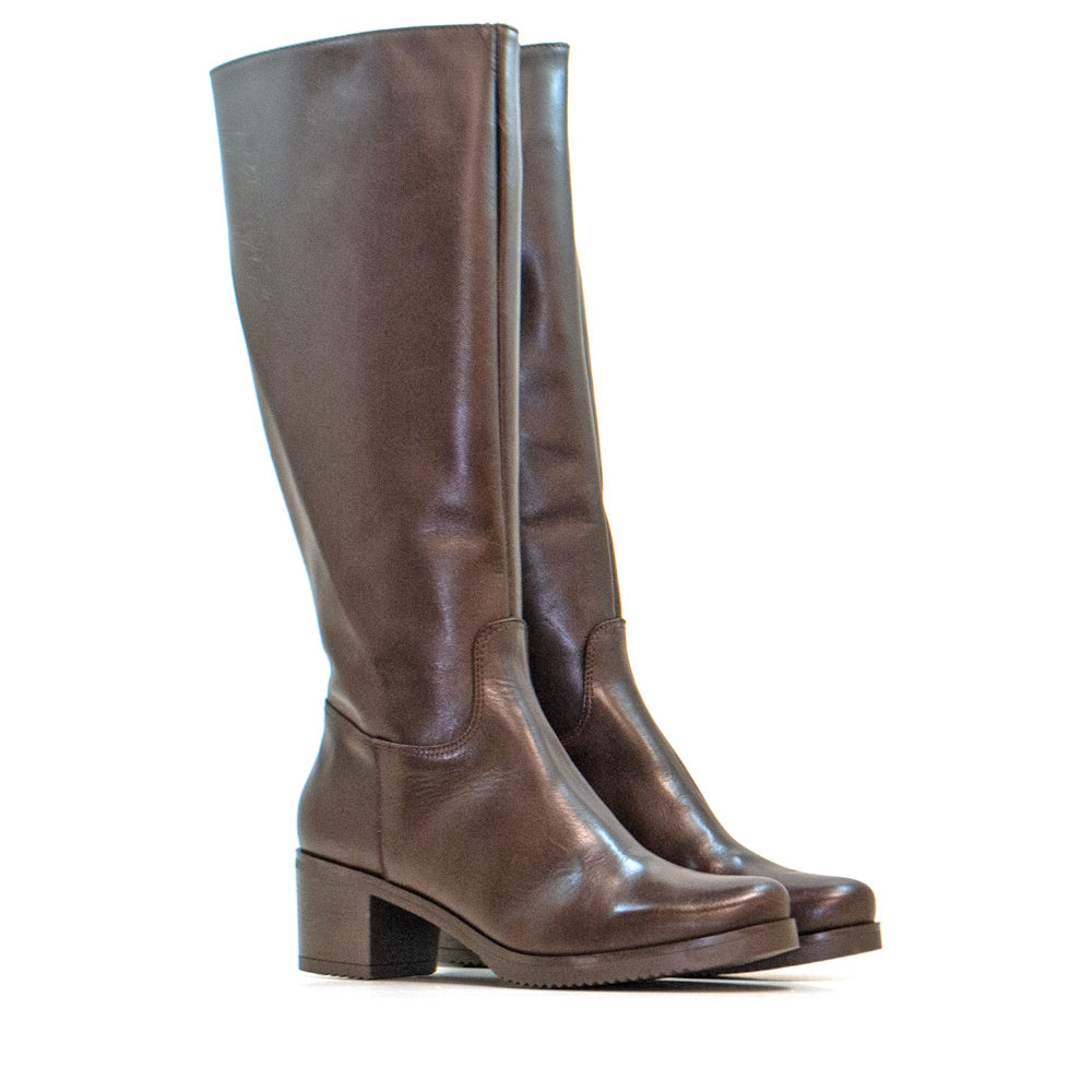 Bota de Piel Krust Marrón CA-236T con Tacón de 55mm, Versátil para Todas las Ocasiones - Disponible en Tallas 35 a 42 y Variantes B2X para Mejor Ajuste - Perfecta Combinación de Estilo y Comodidad, Id