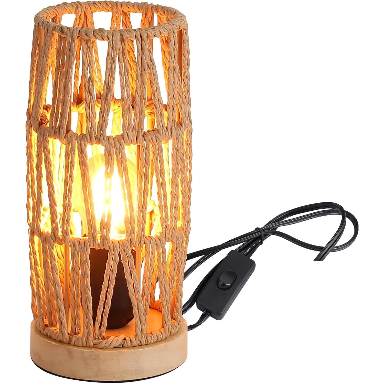 Lámpara de Mesa Decorativa de Ratán Natural “BEJA” – Diseño Boho Vintage con Base de Madera, Casquillo E27