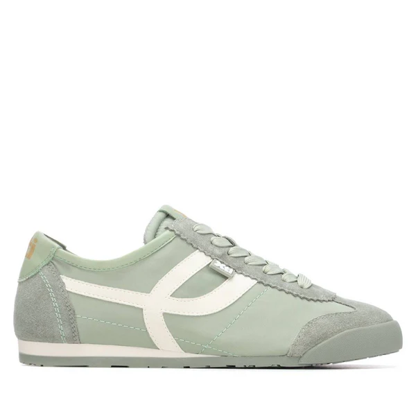 145218 XTI Zapatilla de mujer, de la marca Xti. Fabricada en material textil, presenta un diseño plano, joven y cómodo ideal para el día a día.