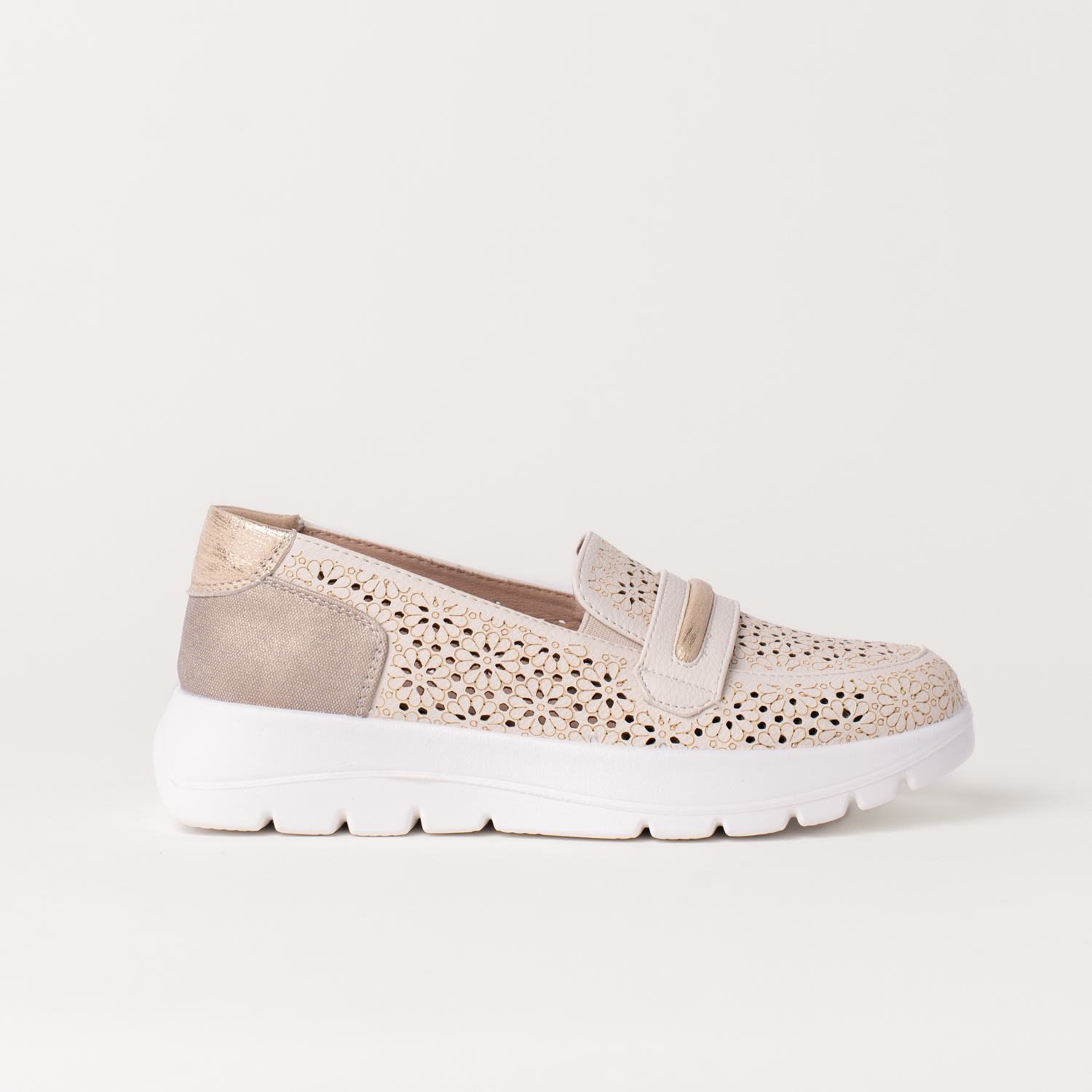 Mysoft 25M262 Mocasines de mujer beige troquelados