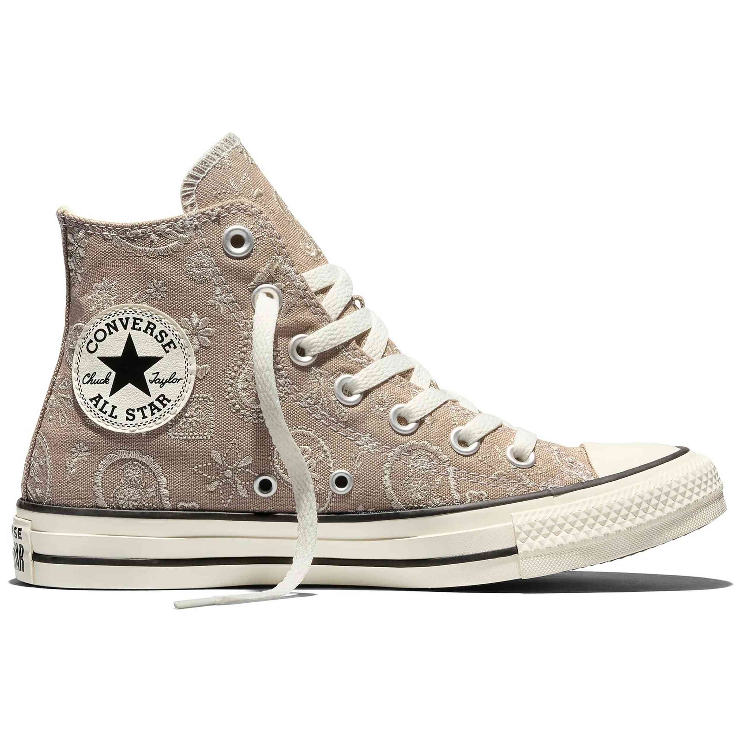 Calzado Converse modelo Chuck Taylor All Star en color Marrón
