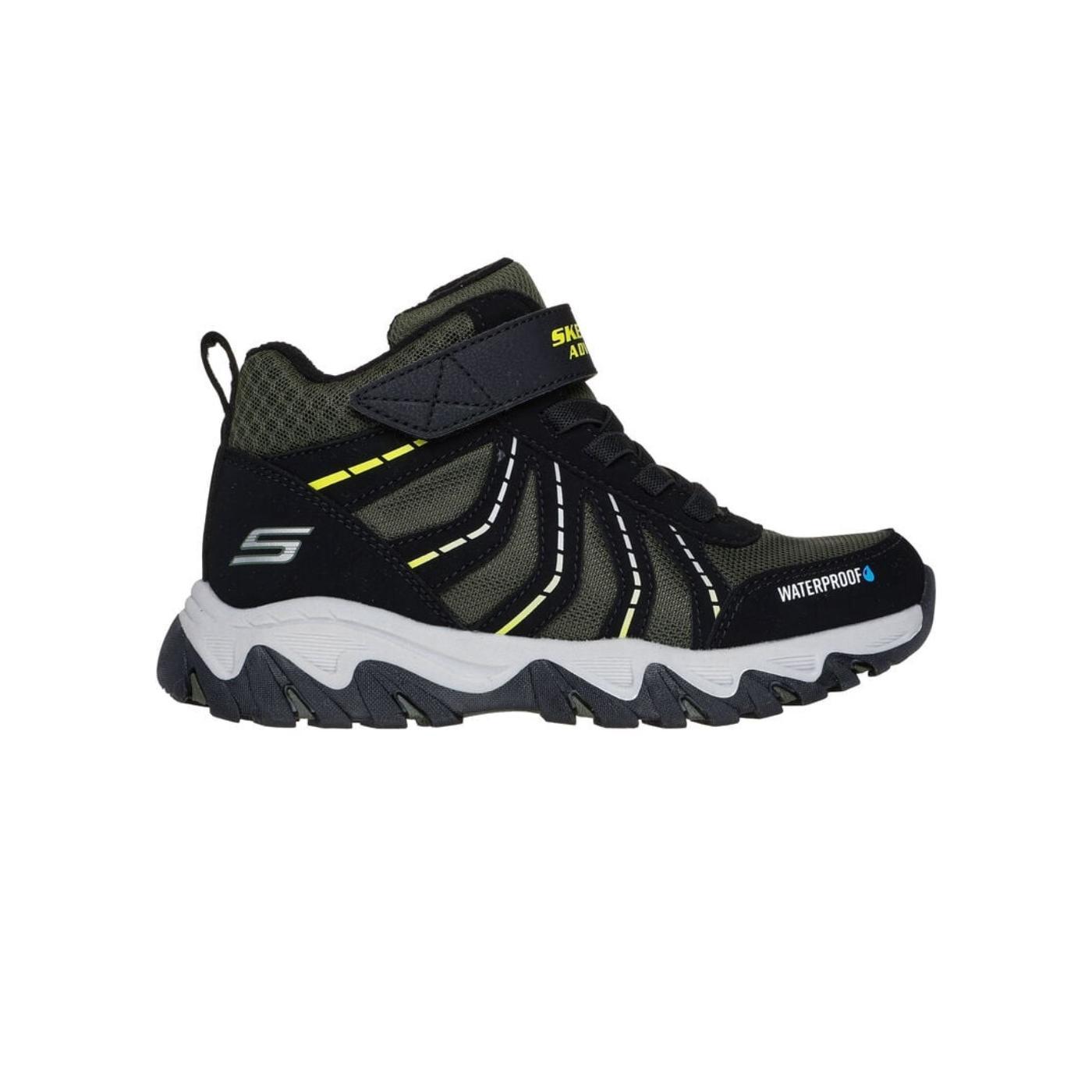 Botas skechers storm trail waterproof verde de niño.