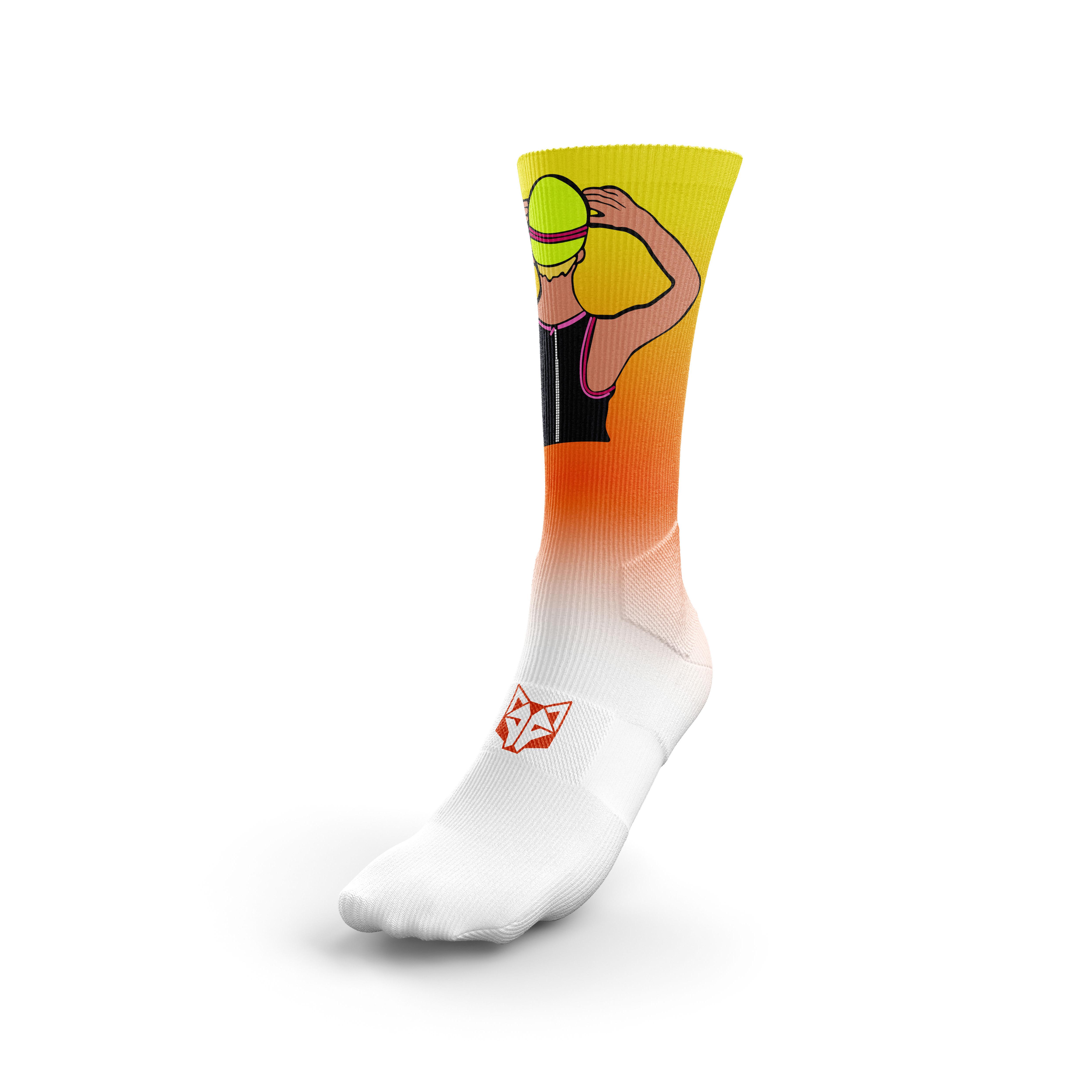 Calcetines Hombre Deportivos OTSO Ultra Ligeros, Transpirables y Sin Rozaduras – Running, Gym, Ciclismo... - (Time to tri Woman Swim) y Muchos Diseños Originales Disponibles