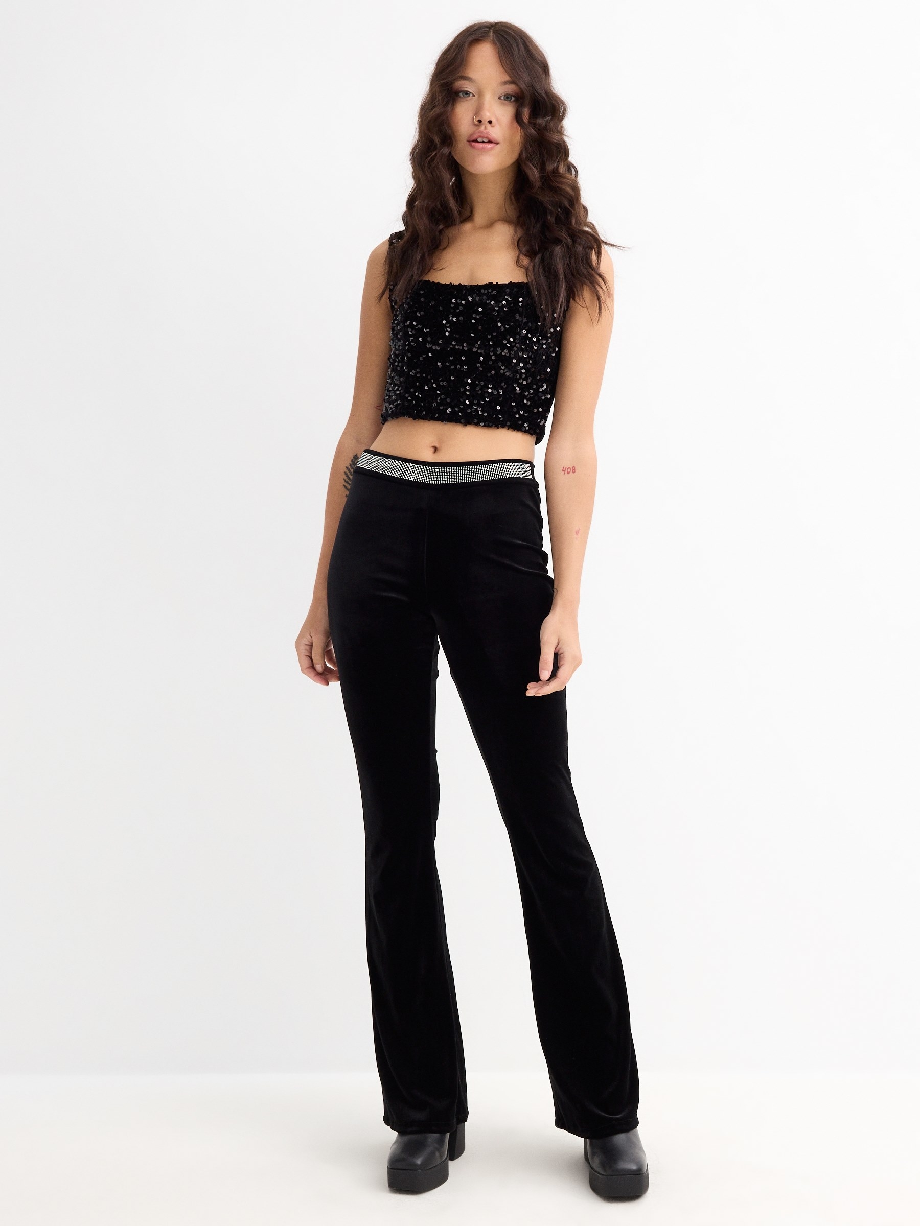 Legging flare de terciopelo negro con cintura de strass, cómodo, elástico y versátil para cualquier ocasión INSIDE