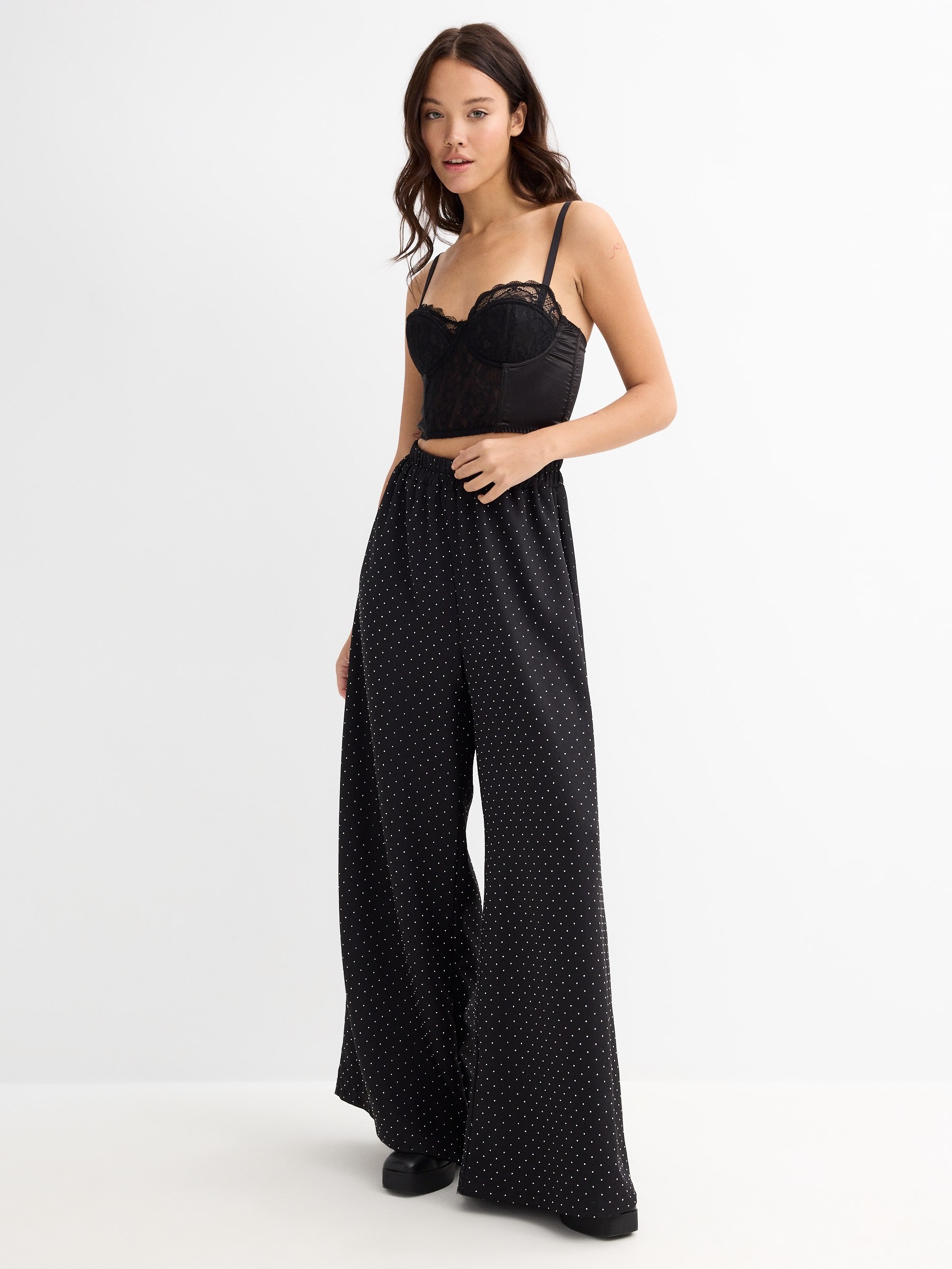 Pantalón fluido con brillos, cintura elástica y strass, cómodo y elegante para ocasiones especiales INSIDE