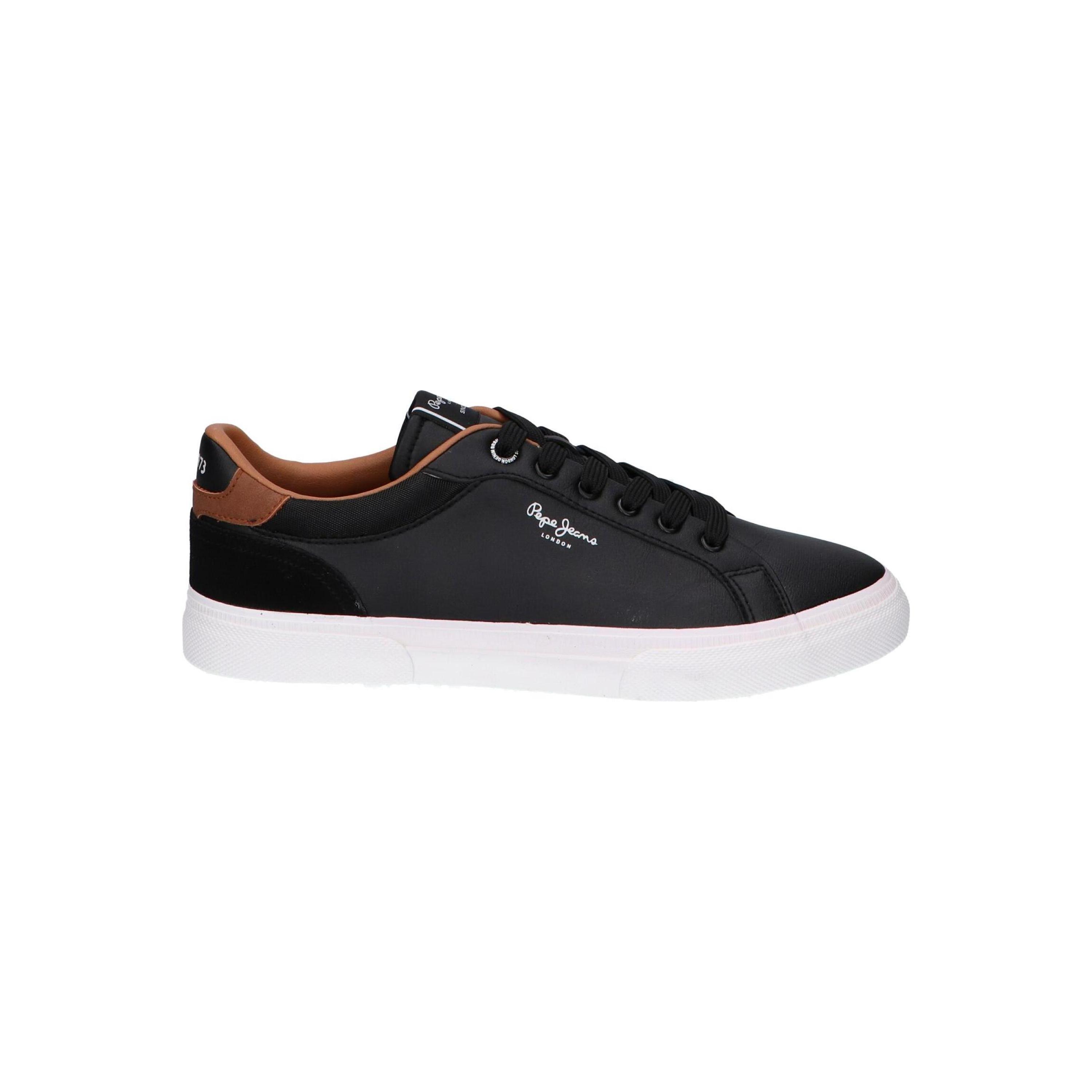 Men's casual sneakers by Pepe Jeans in black, made of synthetic leather with a rubber sole and lace-up closure, perfect for all seasons, comfortable and stylish for everyday wear, ideal men's sneakers for casual outings.