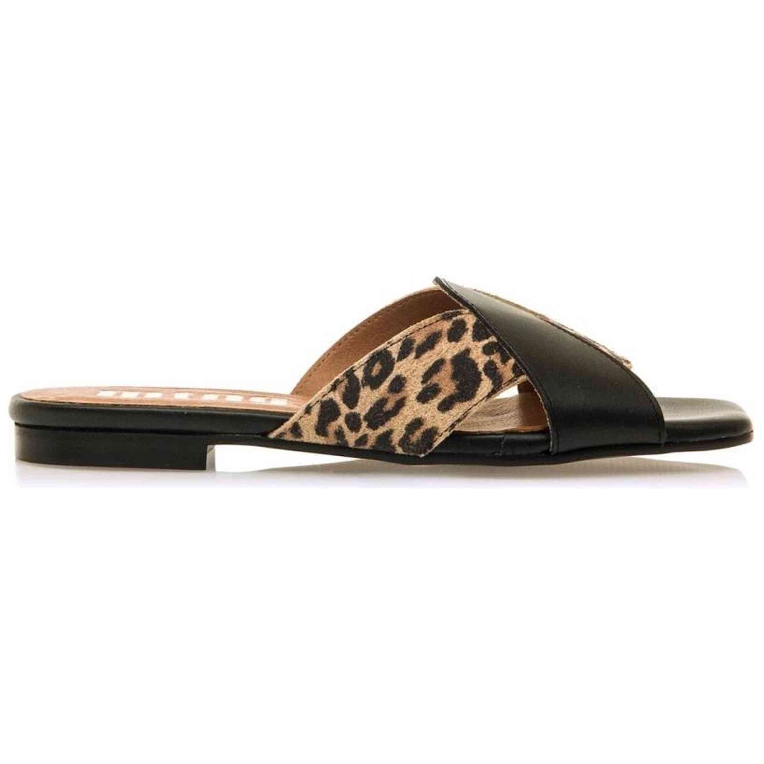 Sandalias Mustang modelo 54382 C57890 para Mujer en color Negro