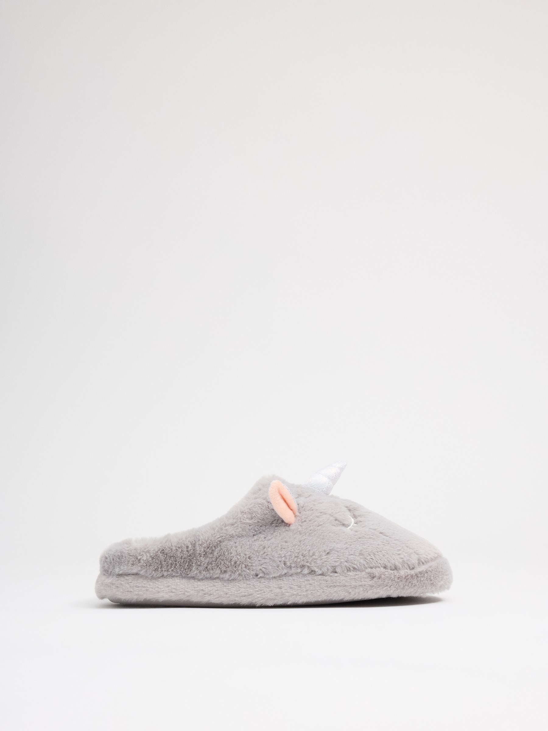 Zapatillas de casa destalonadas con forro suave y diseño de unicornio, ideales para un look divertido y acogedor INSIDE
