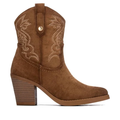 Xti - Botín cowboy de mujer con tacón de 8 cm en antelina suave y bordados western estilo boho