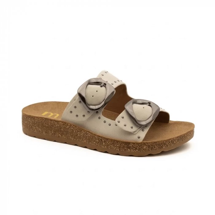 Sandalias modernas de hebillas grandes y tachas decorativas de mysoft, muy ligeras y cómodas para uso diario