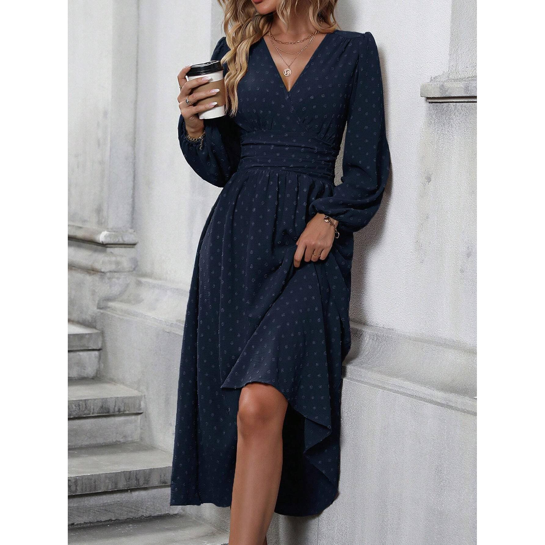 Vestido largo de otoño e invierno para mujer, nuevo vestido bohemio plisado de cintura alta con lunares suizos, cuello en V y manga larga para vacaciones, otoño e invierno 2025