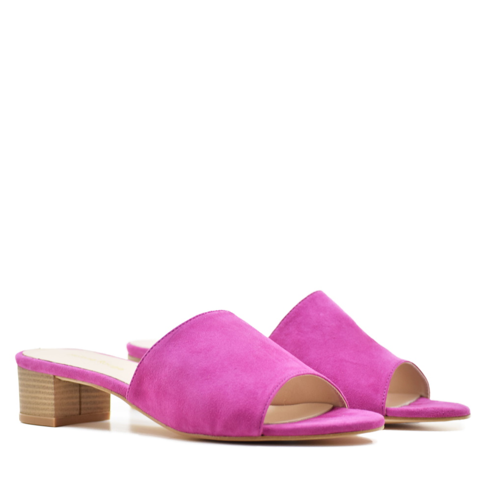 Zueco CA-264 en Piel Ante Fuxia para Mujer, Sandalias con Tacón Bajo de 40mm: Elegancia y Confort para Toda Ocasión, desde el Trabajo hasta Eventos Sociales. Fabricación Española con Materiales Premiu