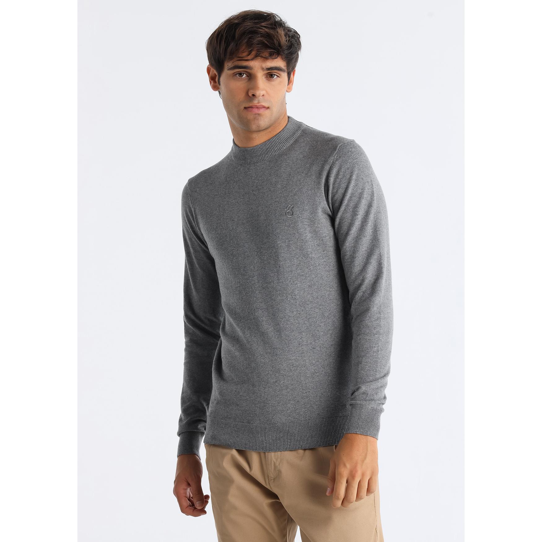 Jersey basico con cuello alto