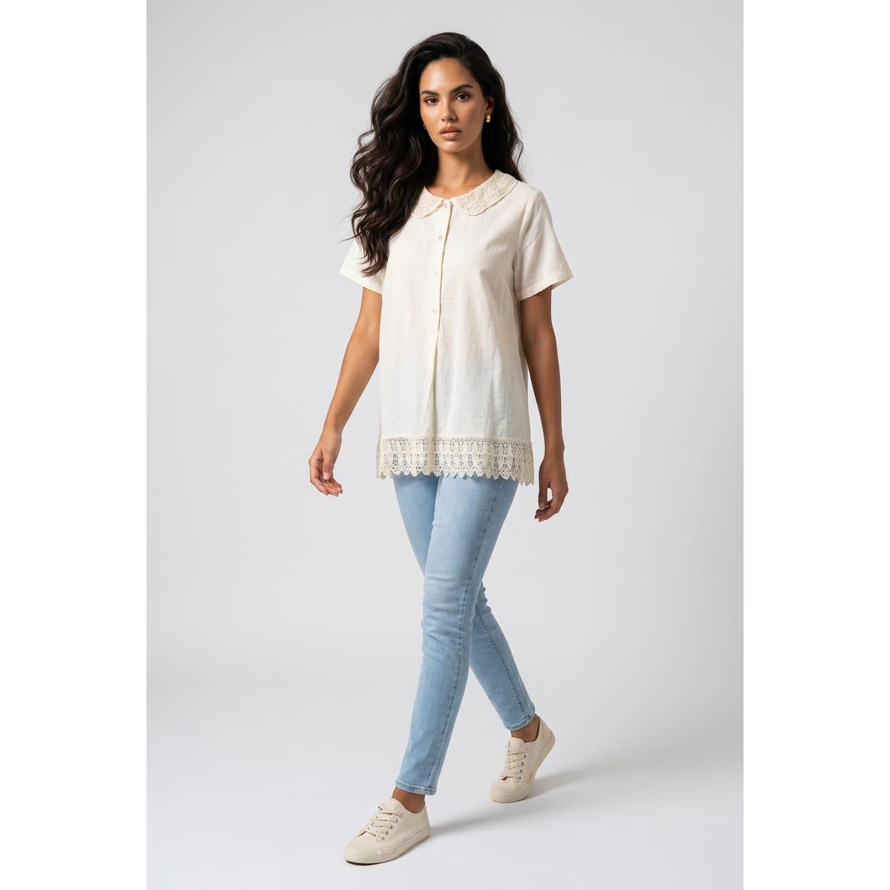 Blusa femenina Marca Cirdy de algodón puro con cuello redondo, botones frontales y panel delantero bordado, ideal para looks casuales o elegantes - REF: CI-030044