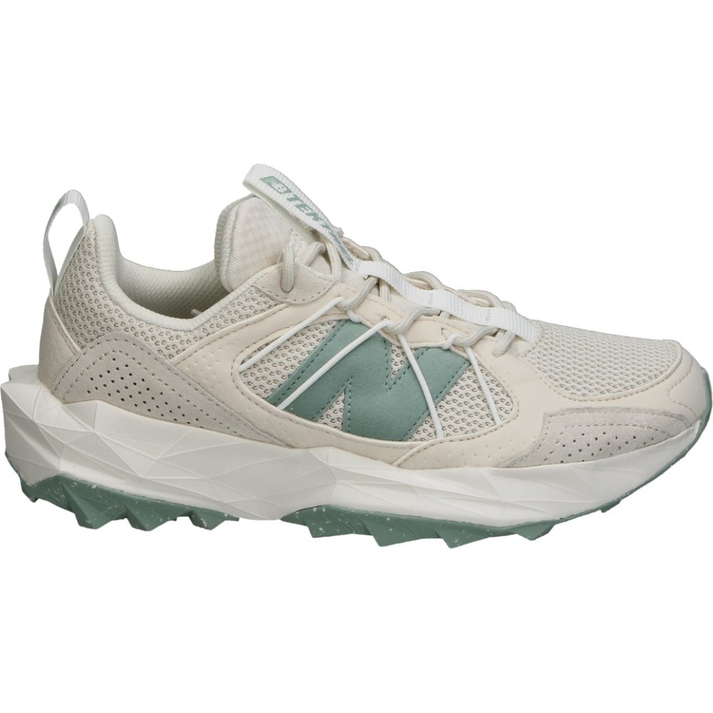 NEW BALANCE | Zapatillas New Balance Tektrel para Mujer – Zapatilla Running en Color Beige con Detalles en Verde – Deportiva con Cordones – Suela AT Tread – Cómodas y Versátiles – Para Correr – Modelo WTTRS6KM