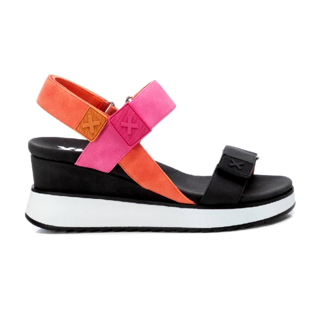 Shoes Sandalias marca Xti para mujer en color rosa