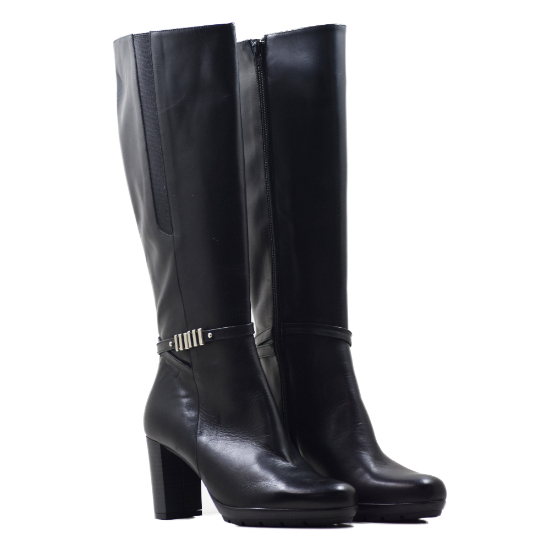 ELODIE BOTA EUGENIA EN PIEL KRUST NEGRO: Estilo y Elegancia en cada Paso
