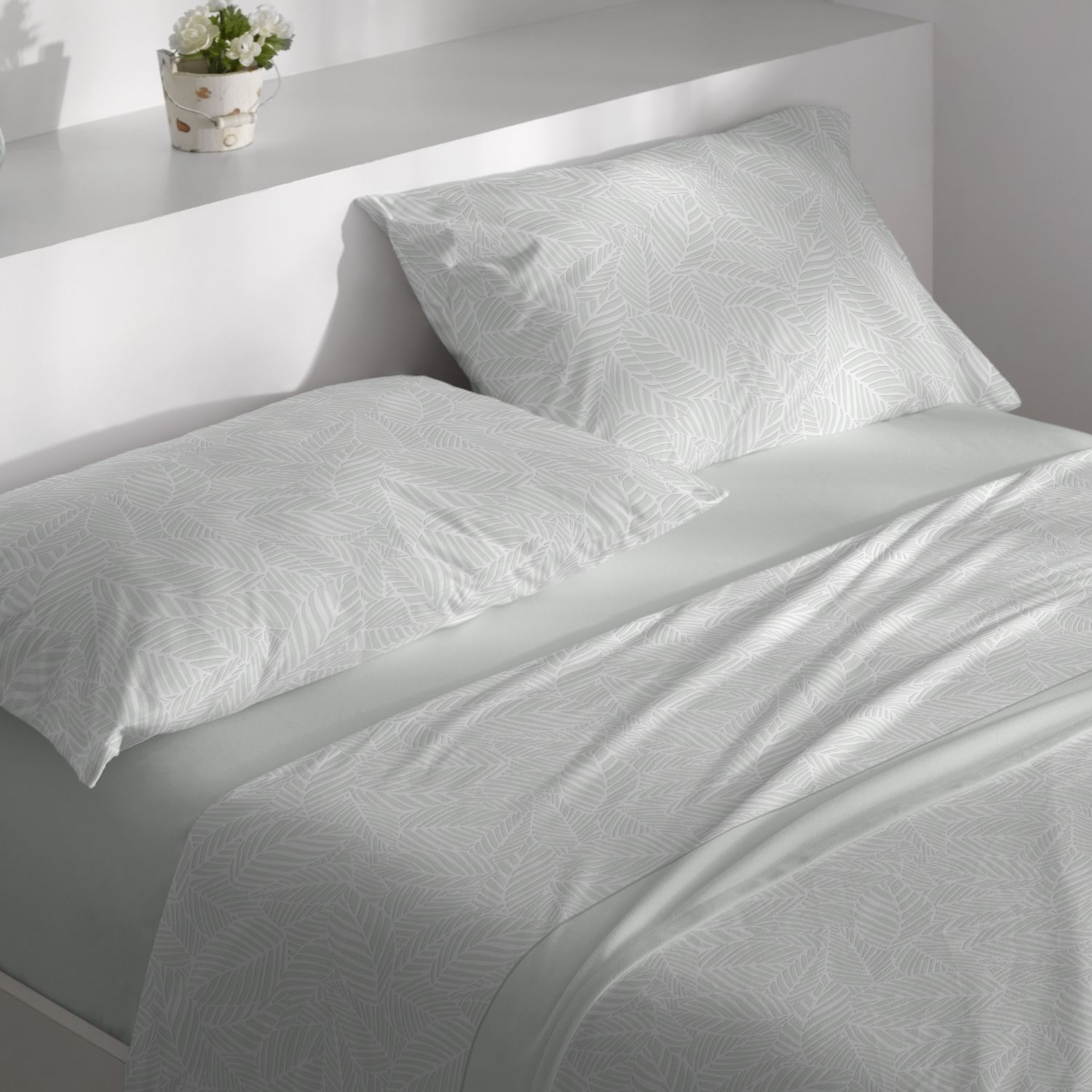Juego Sábanas BURRITO BLANCO Tejido Velvelina® Diseño Hojas Menta pastel - Ultra Suave, Extra Cálido, Anti Bolitas - Cama 90-200cm