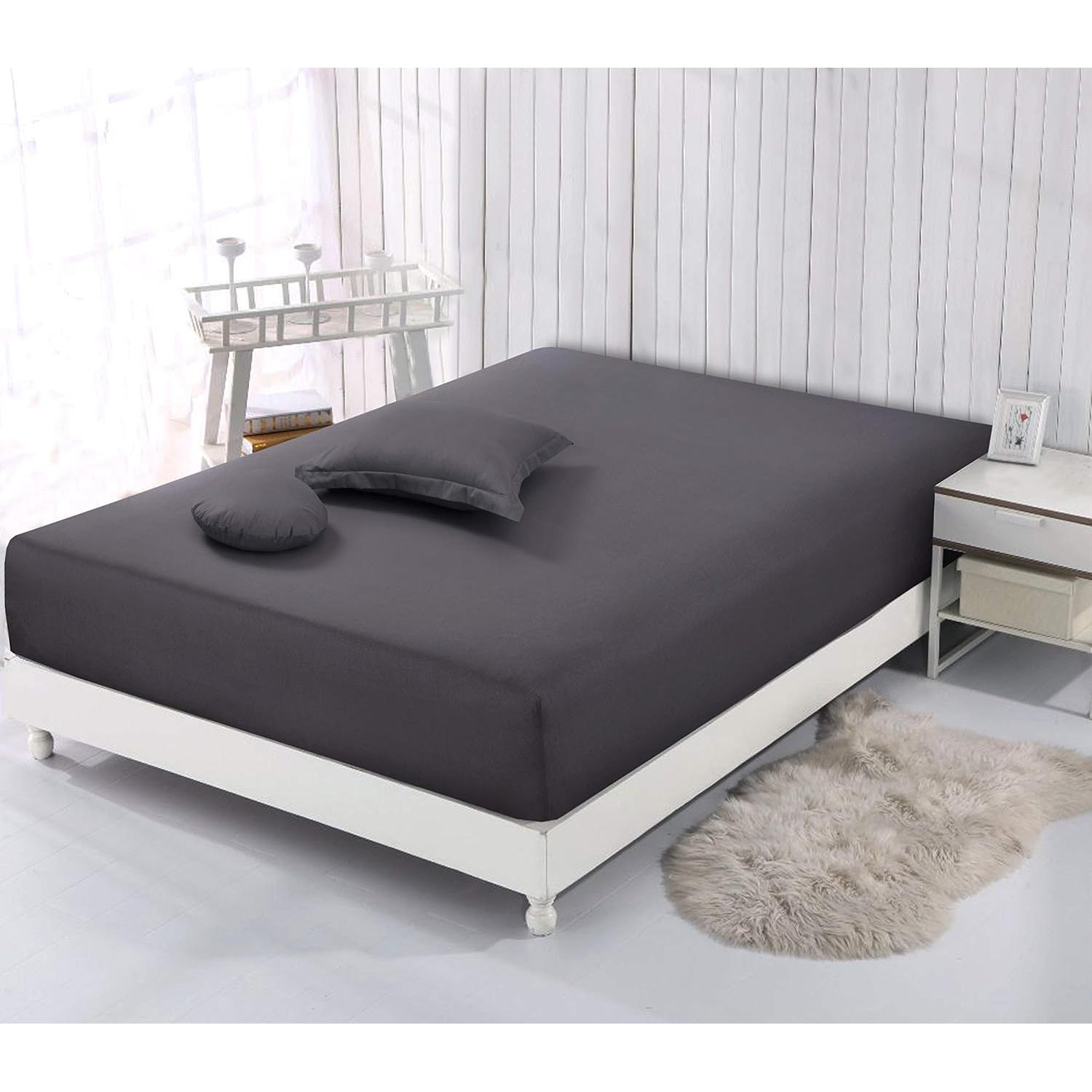Sábana Bajera Gris Oscuro, 50% Algodón 50% Poliéster, Ajustable 30 cm, Disponible Para Camas De 90, 105, 135 y 150, HMS.