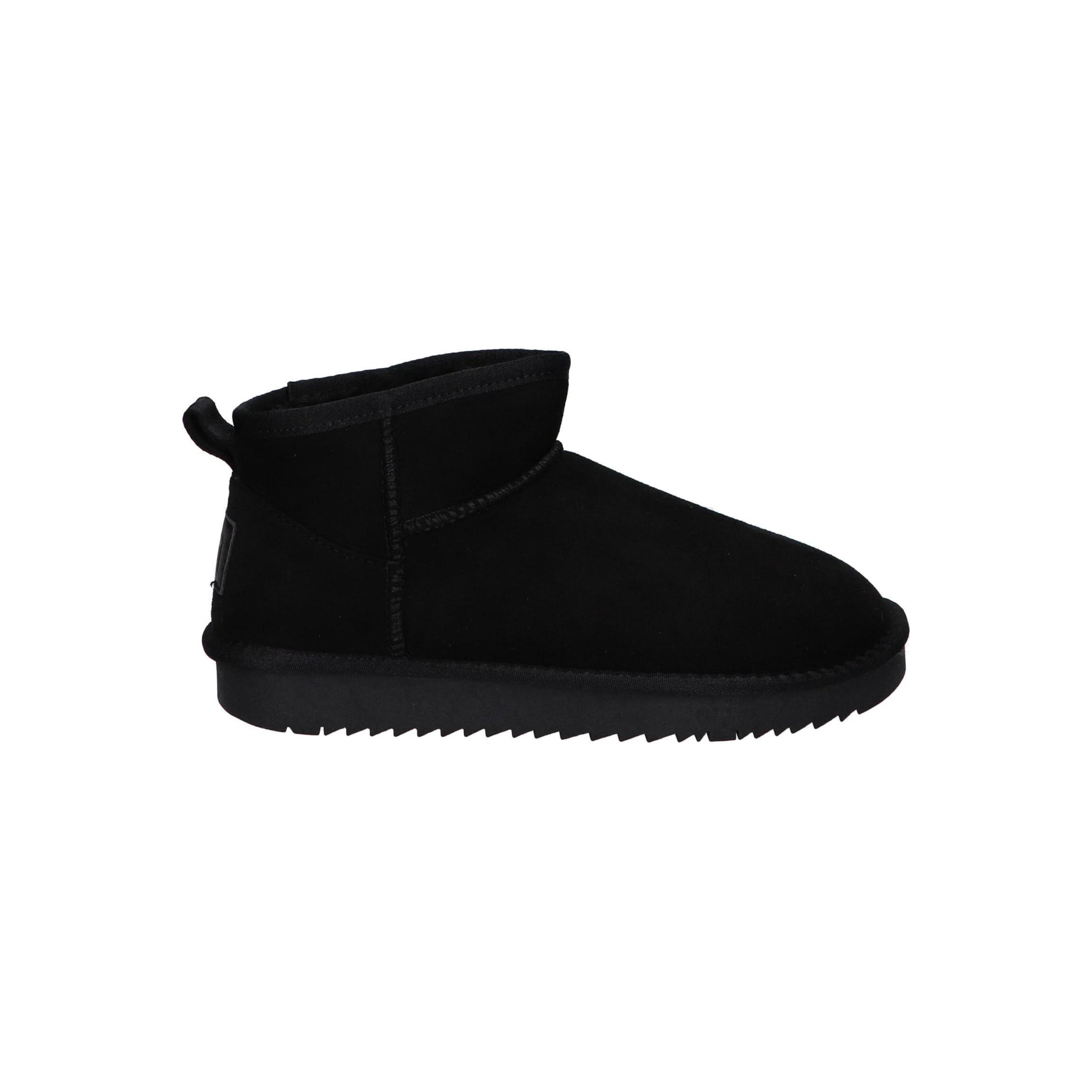 Xti women's boots in black