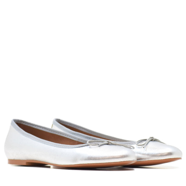 Bailarina Marianela de Piel Metalizada en Tono Plomo con Tacón Plano de 10mm, Versátil y Elegante para Mujer, Disponible en Tallas del 35 al 42, Ideal para Uso Diario y Ocasiones Especiales, Comodidad