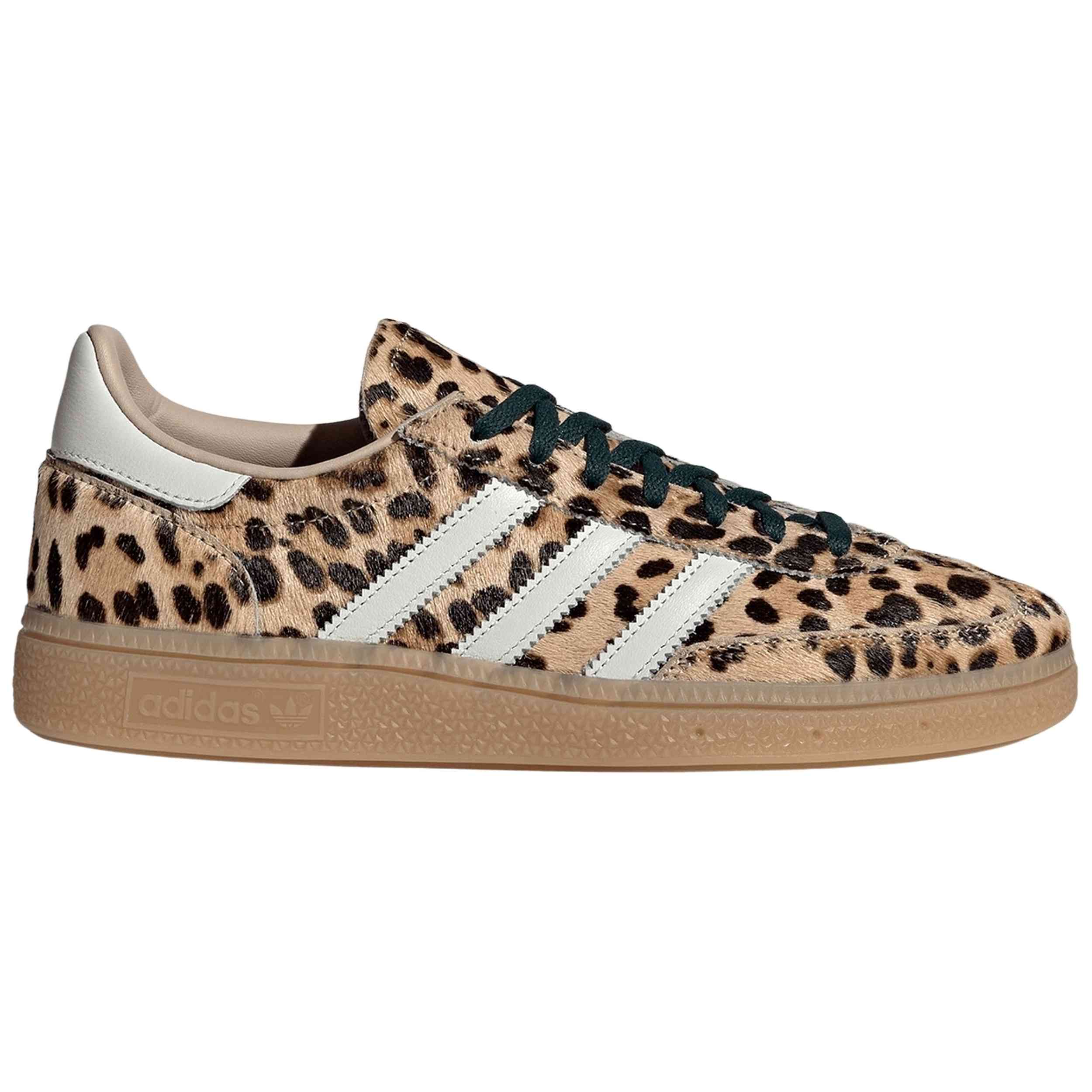Calzado Adidas modelo Handball Spezial W