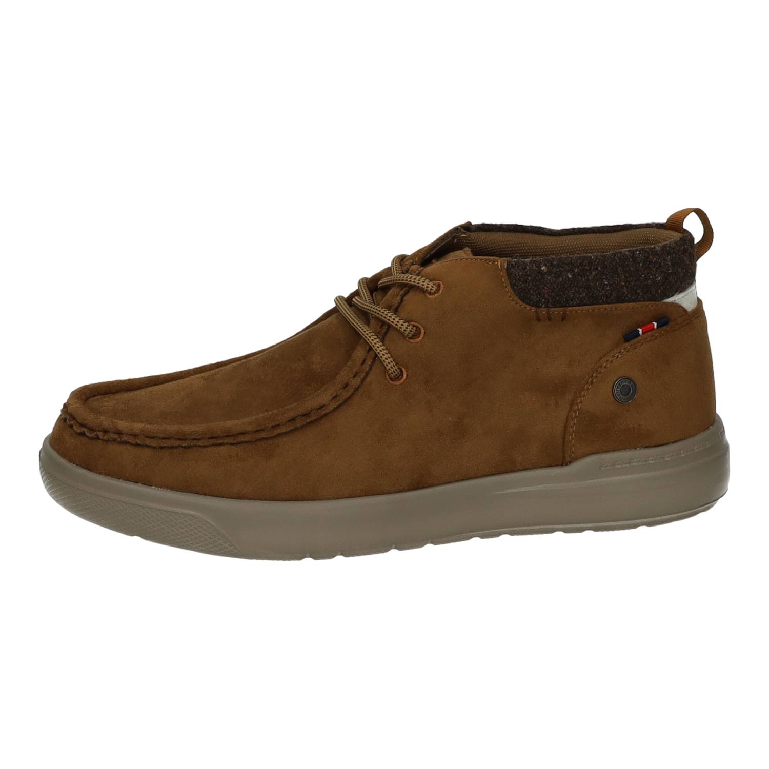 Botas-botines marca REFRESH para hombre en color camel. Calzado Casual Vegano Efecto Ante, Cierre de Cordones, Suela Plana Ligera y Cómoda
