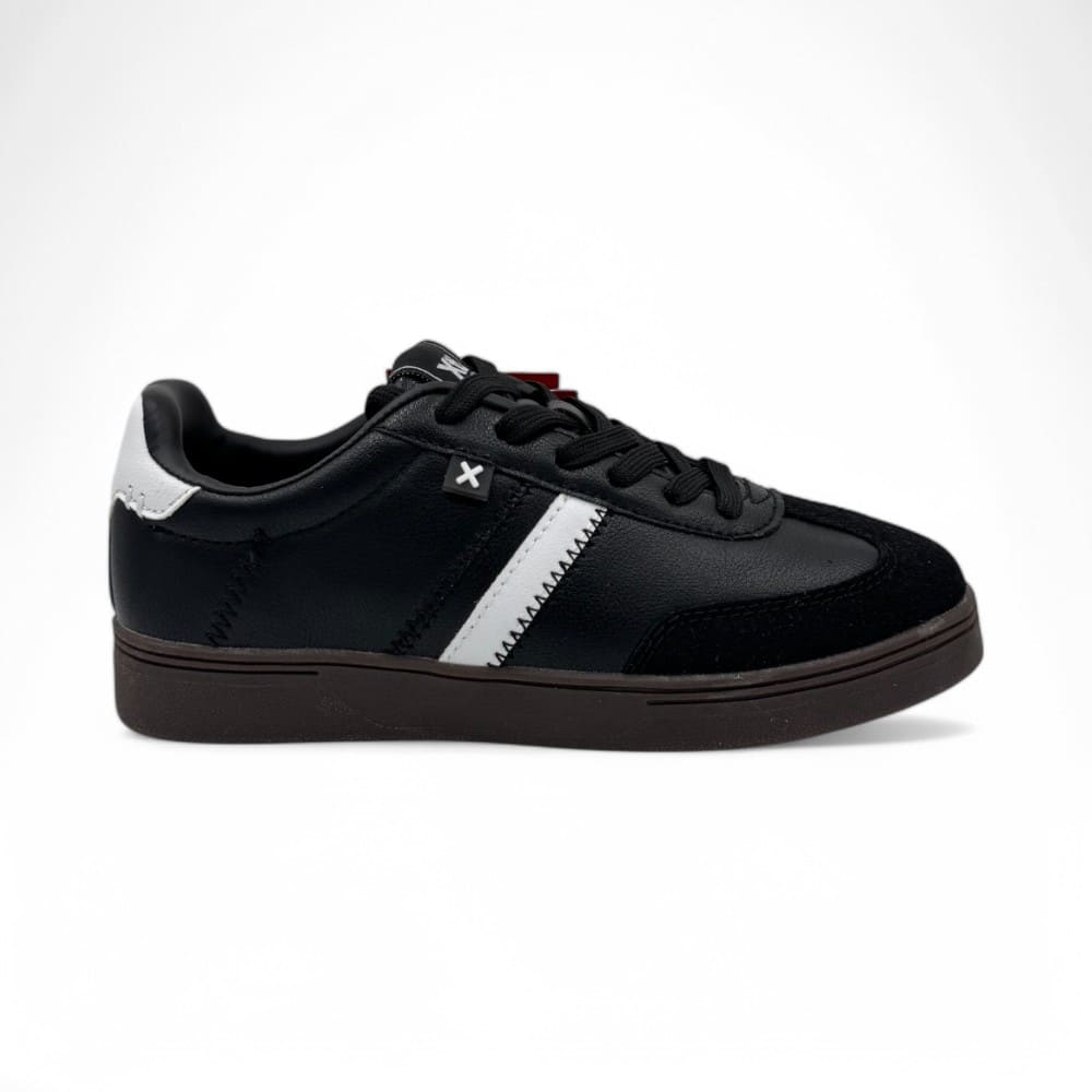 Sport Xti modelo 151118 en color Negro